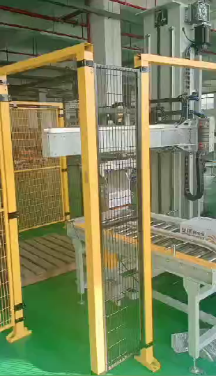 單立柱碼垛機(jī).png 單立柱碼垛機(jī).png